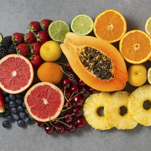 Essencial para a produção de neurotransmissores, a Vitamina C também tem propriedades antioxidantes que protegem as células do cérebro contra danos oxidativos, ajudando a manter um humor estável.